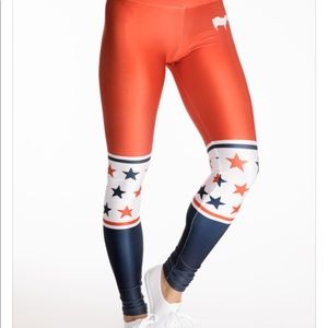 BNWT gold sheep patriotic block legging